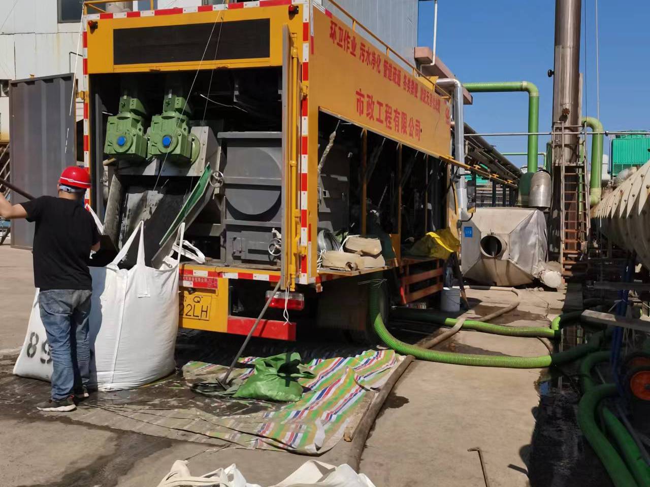 武冈淤泥压干处理